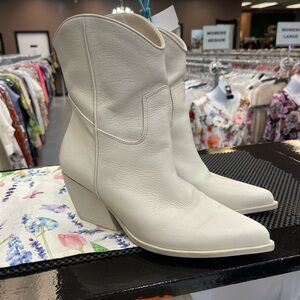 Steve Madden Cream White Leather Western Ankle Boots